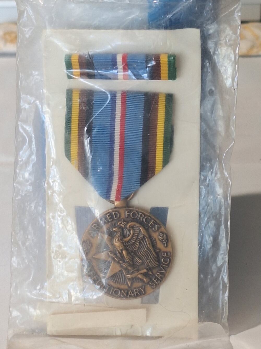 Sealed NOS Armed Forces Expeditionary Medal Set Ribbon Bar Lapel Pin Vintage US